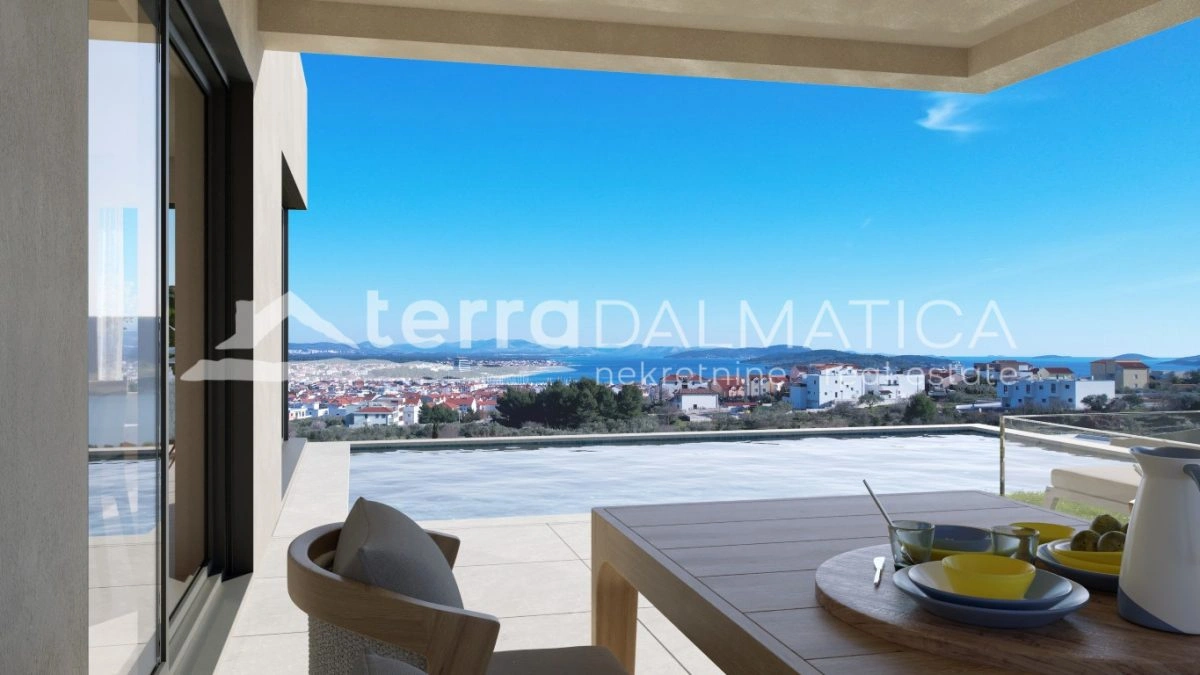 Luxuriöse Doppelhaushälfte mit Pool und Panoramablick aufs Meer, Vodice