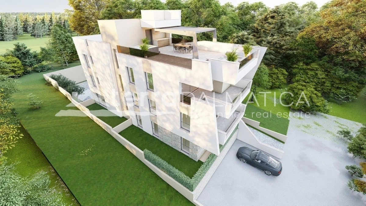 Neubau in der Nähe von Zadar mit Garten und 2 Parkplätzen