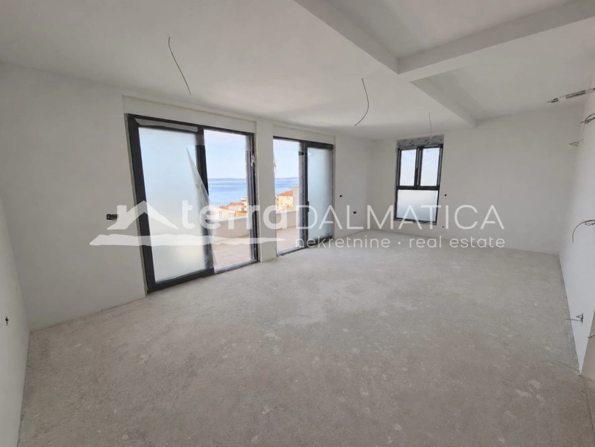 Neubau in der Nähe von Zadar mit Panoramablick aufs Meer und 2 Parkplätzen