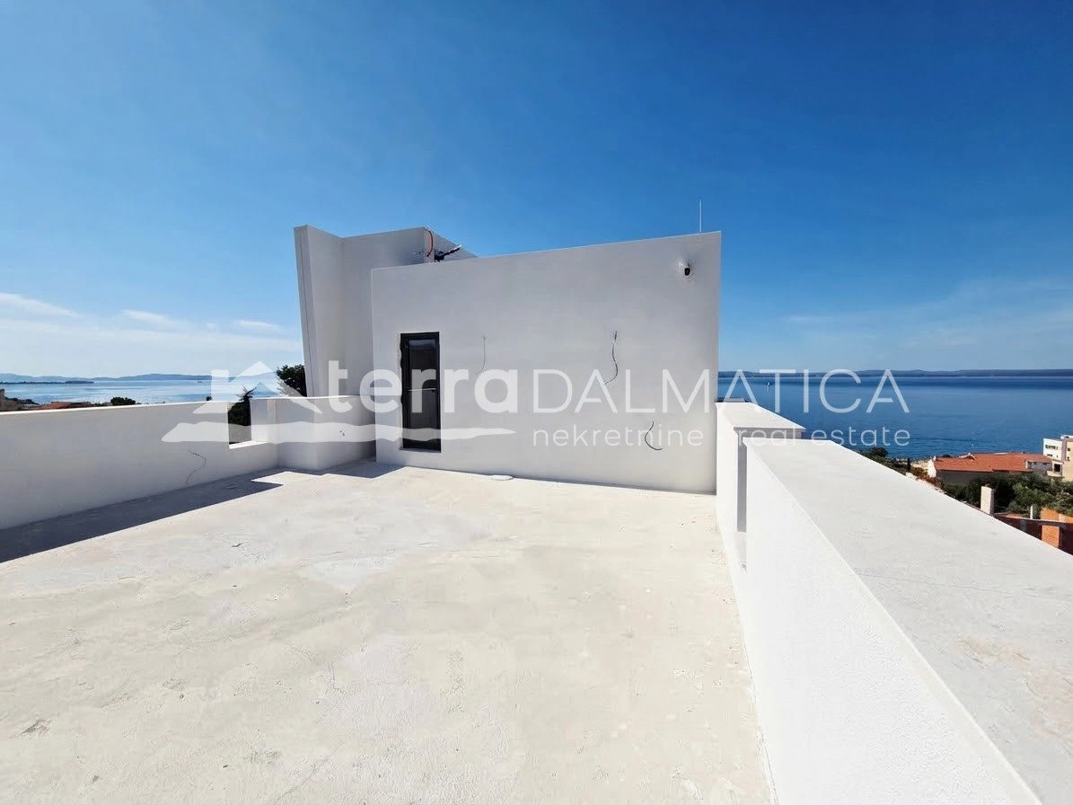 Penthouse in der Nähe von Zadar mit Panoramablick aufs Meer, Dachterrassen und Aufzug