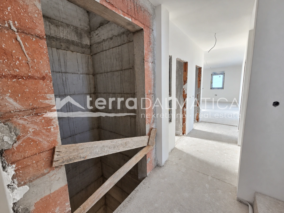 Penthouse in der Nähe von Zadar mit Panoramablick aufs Meer, Dachterrassen und Aufzug