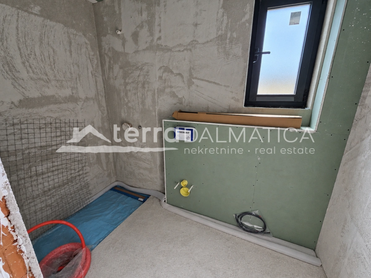 Penthouse in der Nähe von Zadar mit Panoramablick aufs Meer, Dachterrassen und Aufzug