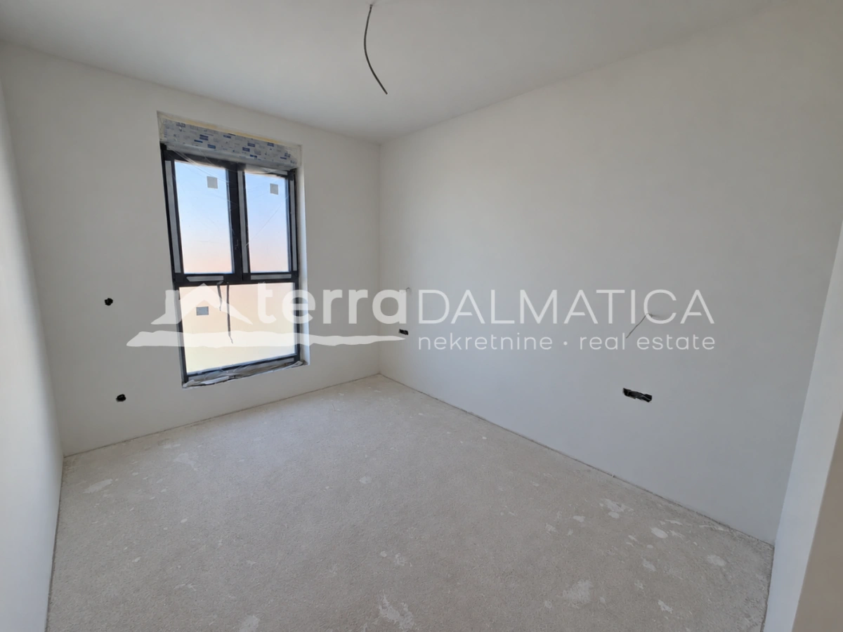 Penthouse in der Nähe von Zadar mit Panoramablick aufs Meer, Dachterrassen und Aufzug