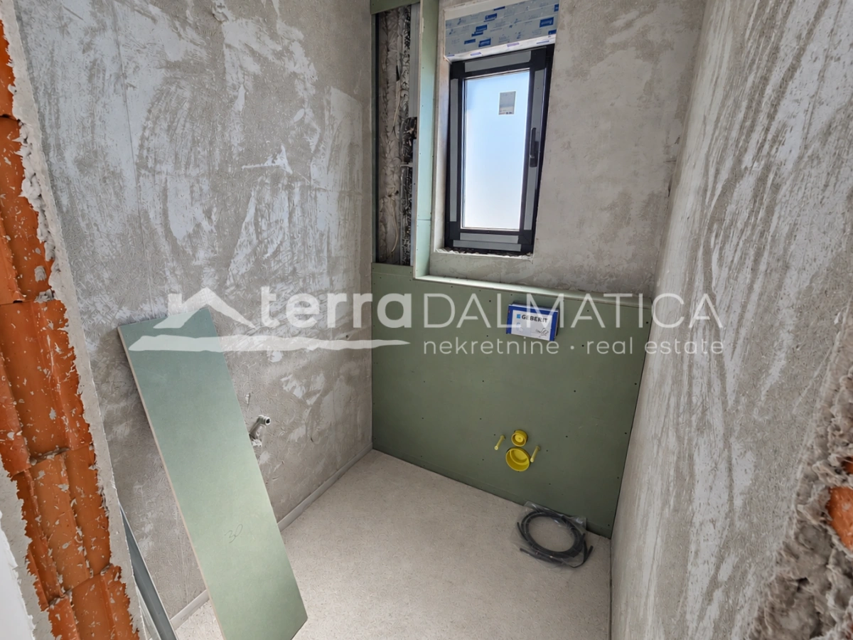 Penthouse in der Nähe von Zadar mit Panoramablick aufs Meer, Dachterrassen und Aufzug