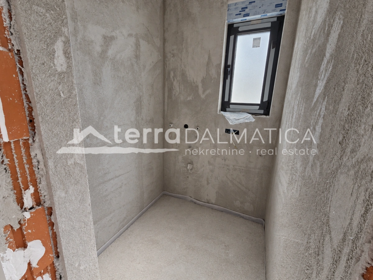 Penthouse in der Nähe von Zadar mit Panoramablick aufs Meer, Dachterrassen und Aufzug