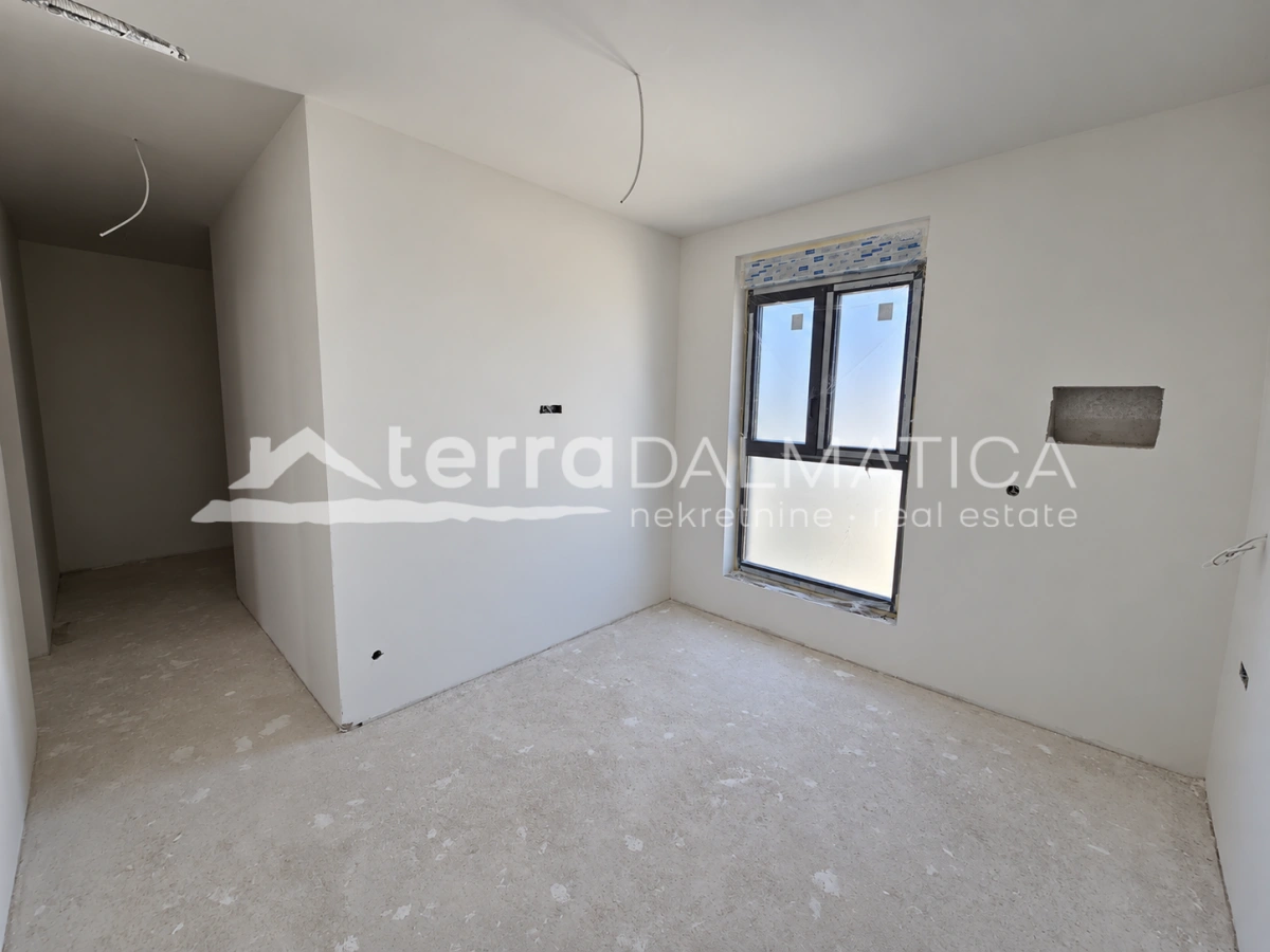 Penthouse in der Nähe von Zadar mit Panoramablick aufs Meer, Dachterrassen und Aufzug