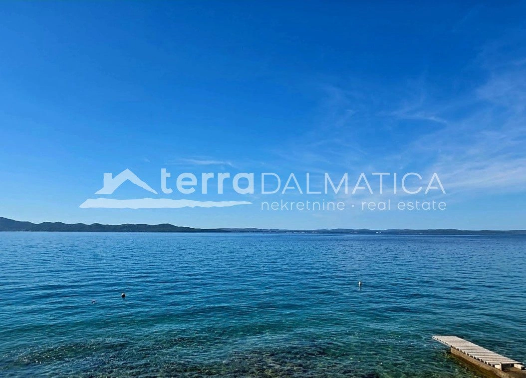 Penthouse in der Nähe von Zadar mit Panoramablick aufs Meer, Dachterrassen und Aufzug