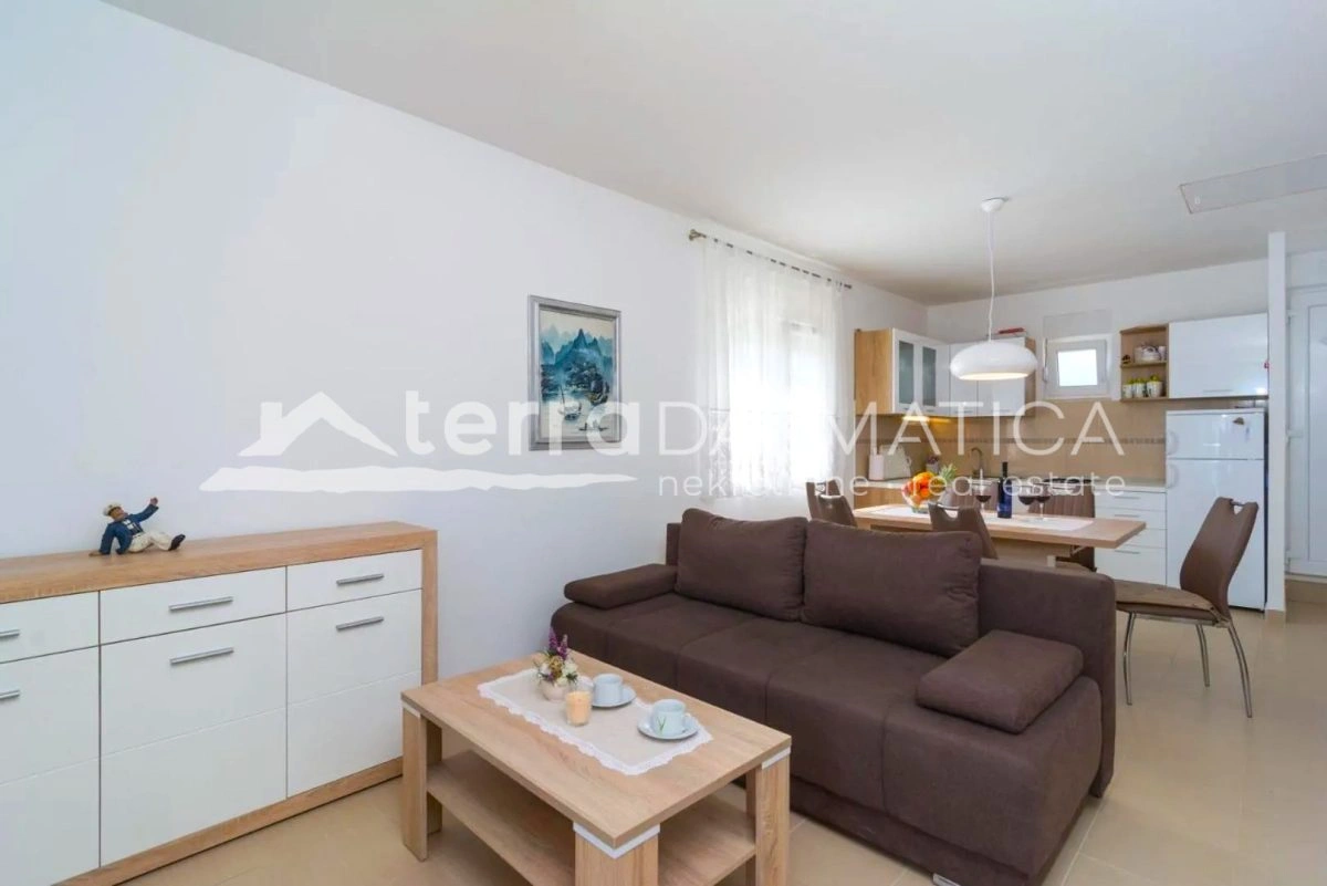 Kuća u Sevidu – prvi red do mora na parceli od 1350 m2