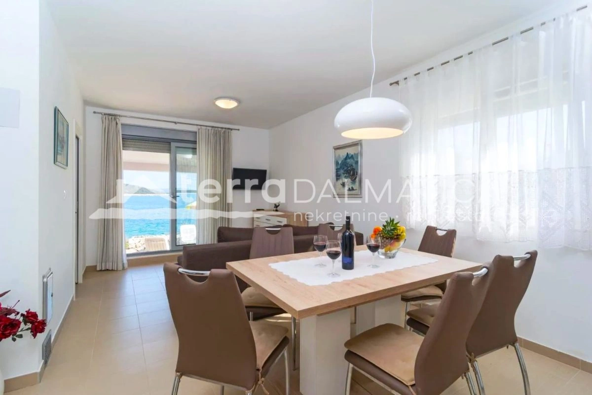 Kuća u Sevidu – prvi red do mora na parceli od 1350 m2