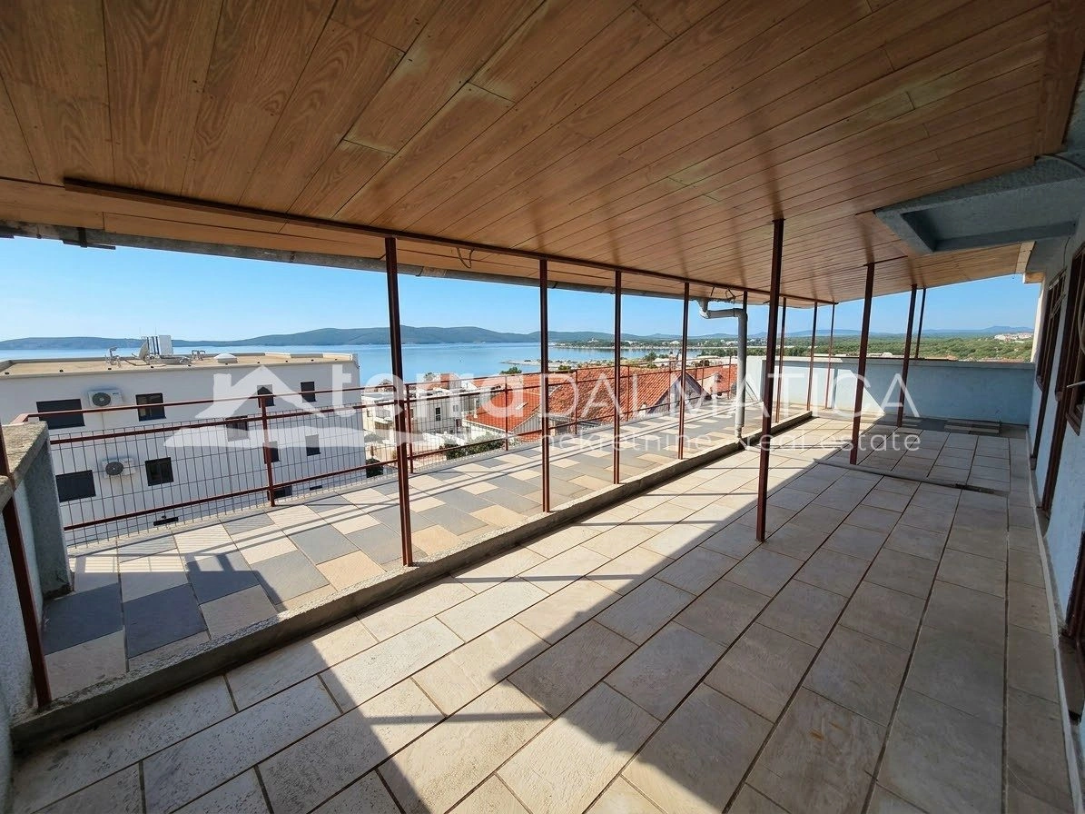 House in Brodarica with garden, garage and panoramic sea view