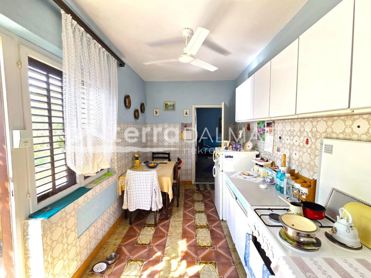 House in Brodarica with garden, garage and panoramic sea view