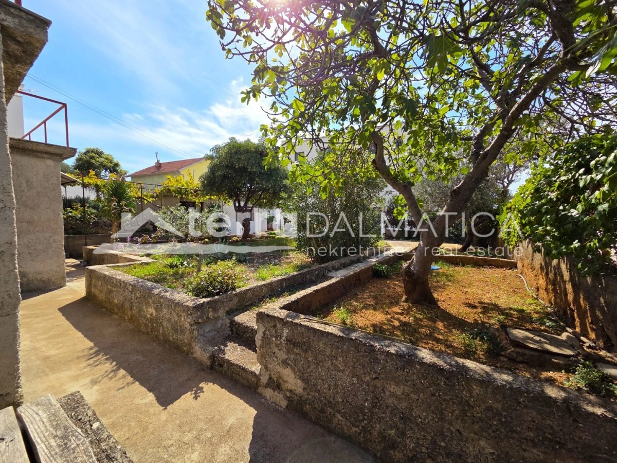 House in Brodarica with garden, garage and panoramic sea view