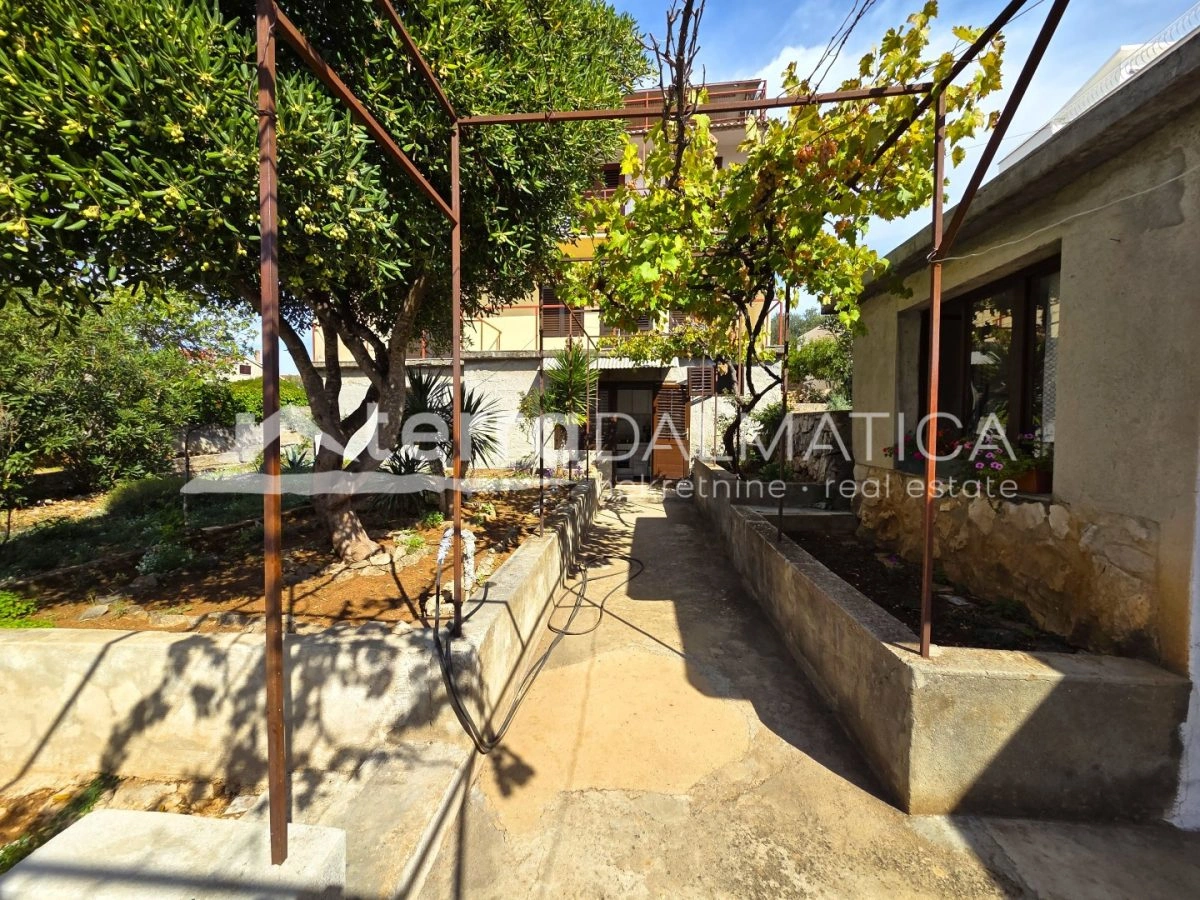 House in Brodarica with garden, garage and panoramic sea view