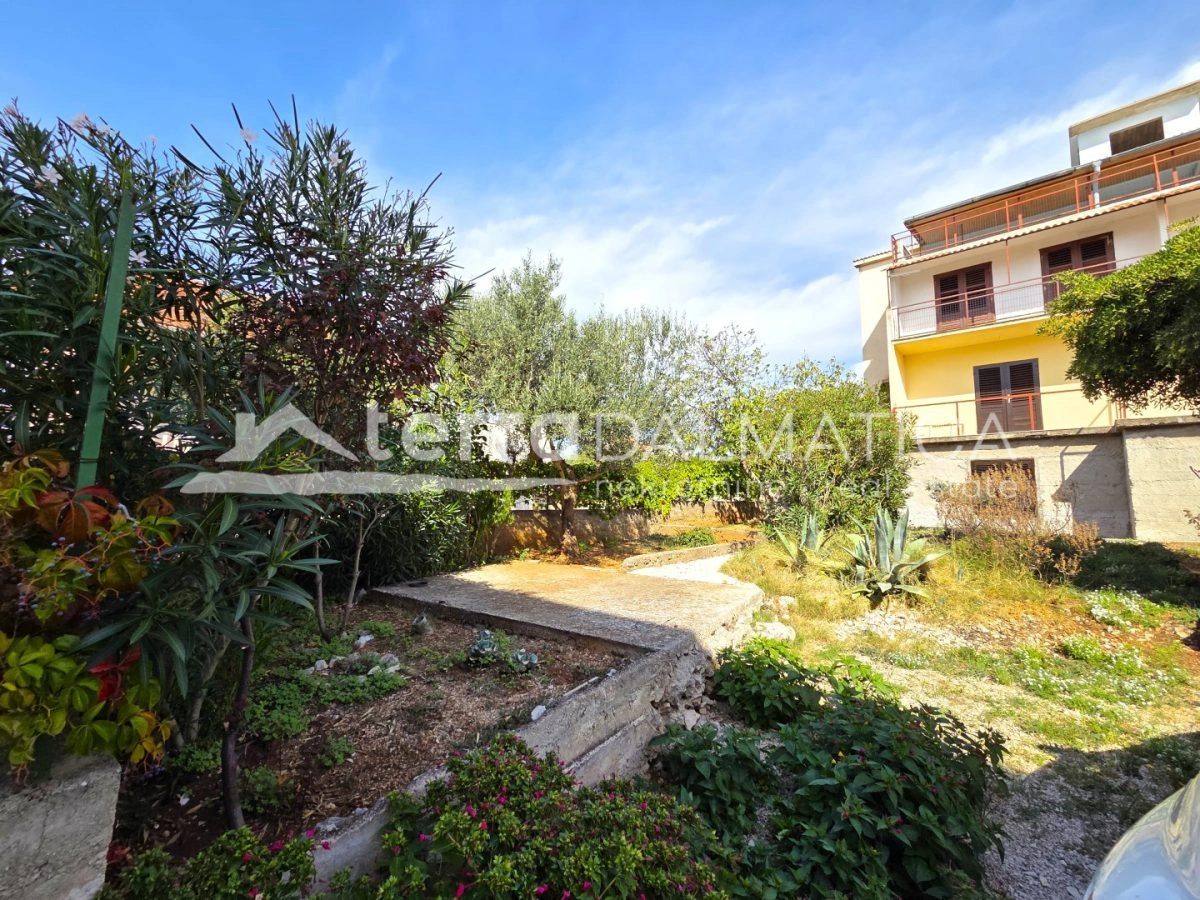 House in Brodarica with garden, garage and panoramic sea view