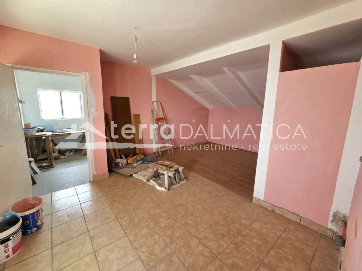 House in Brodarica with garden, garage and panoramic sea view