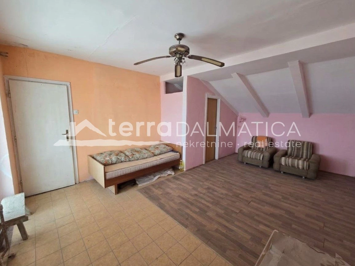 House in Brodarica with garden, garage and panoramic sea view