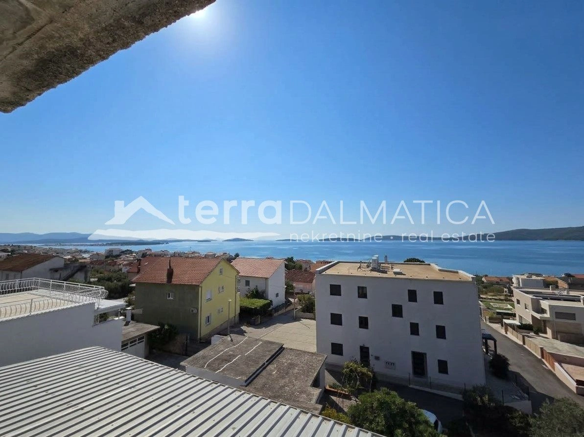 House in Brodarica with garden, garage and panoramic sea view