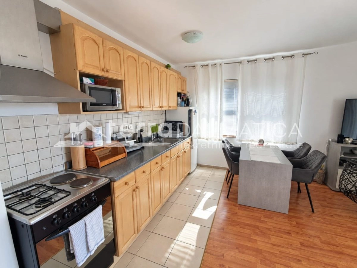 Apartma v Vodicah – dve nadstropji in dve parkirni mesti