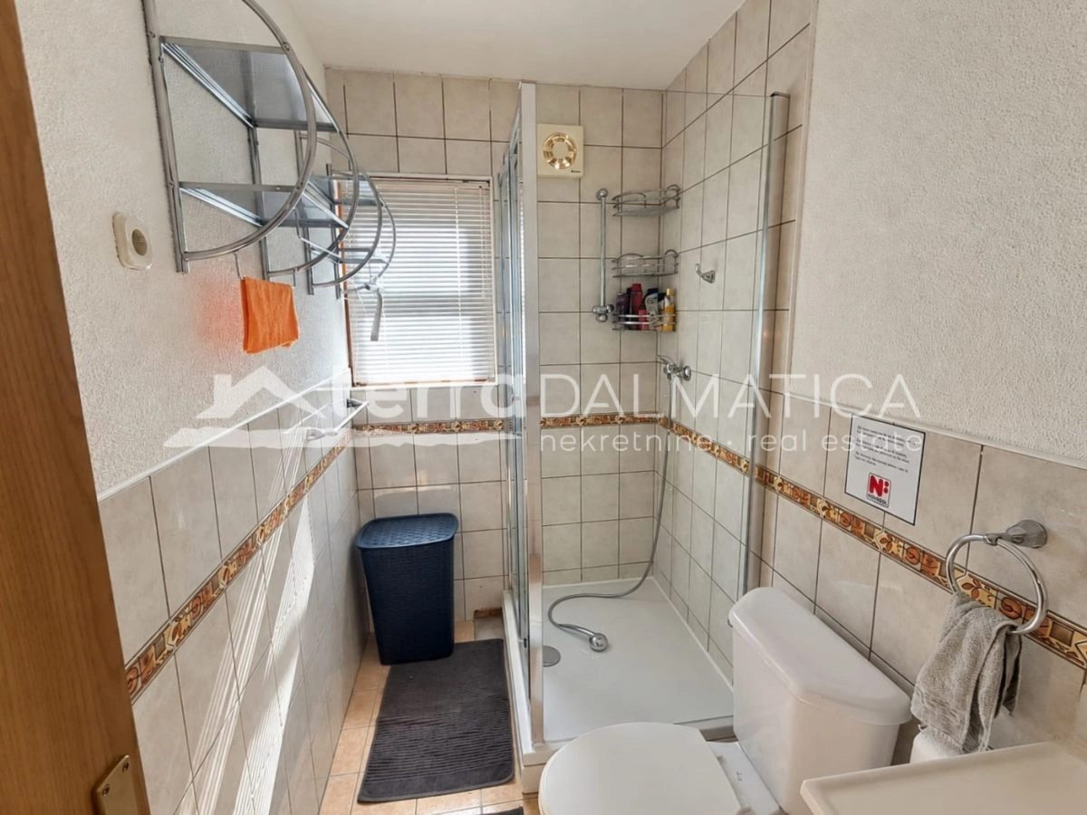 Apartma v Vodicah – dve nadstropji in dve parkirni mesti
