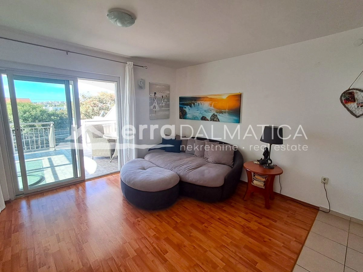 Apartma v Vodicah – dve nadstropji in dve parkirni mesti