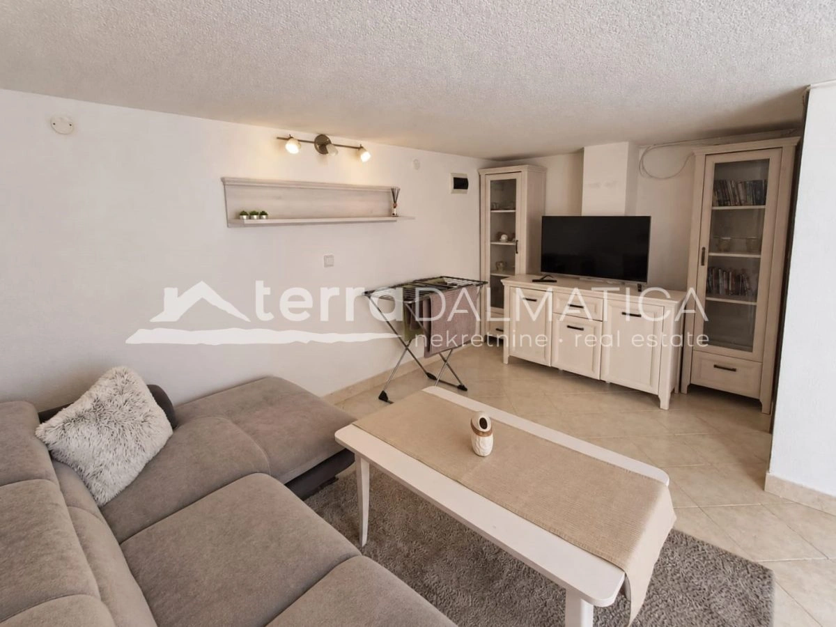 Apartma v Vodicah – dve nadstropji in dve parkirni mesti