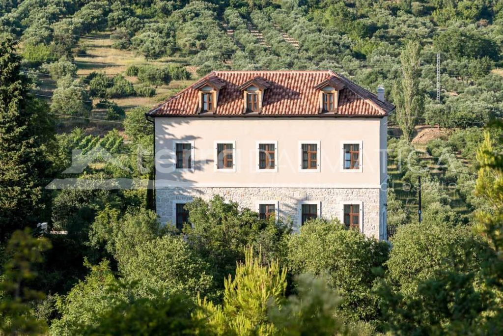 Surroundings of Skradin, beautiful stylishly furnished villa with swimming pool