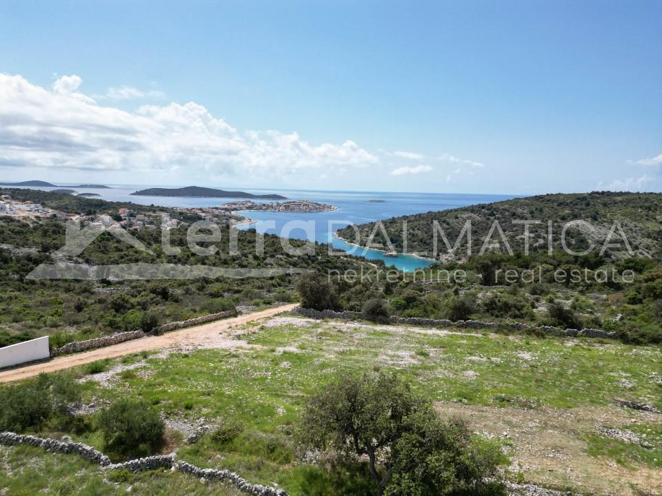 Surroundings of Rogoznica, excellent land with a view