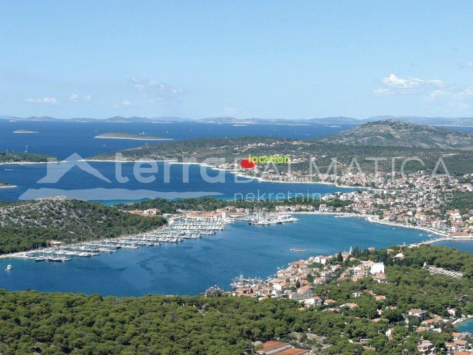 Rogoznica, nova kuća modernog dizajna u blizini mora