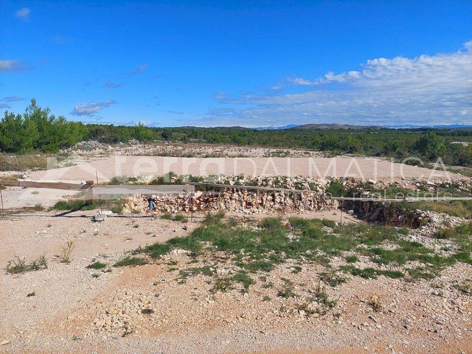 Vodice, building plot in a peaceful setting with permits in progress