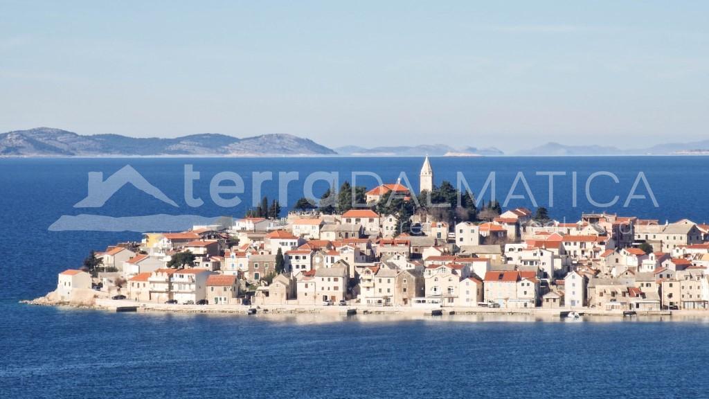 Primošten – Exclusive house first row to the sea with five apartments