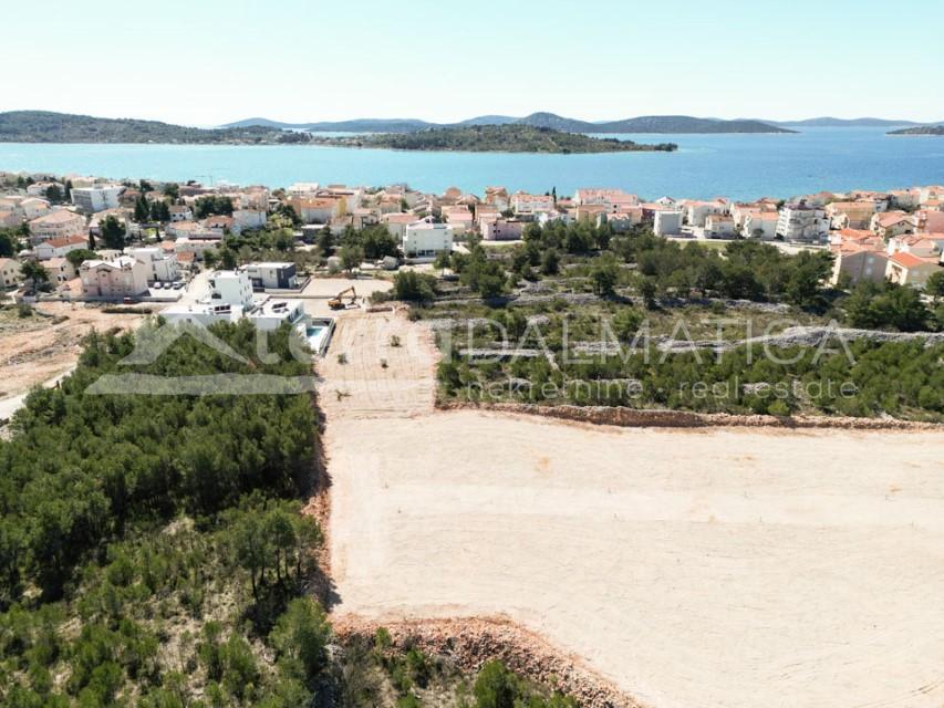 Building land for sale in Vodice – near the sea, 604 m²