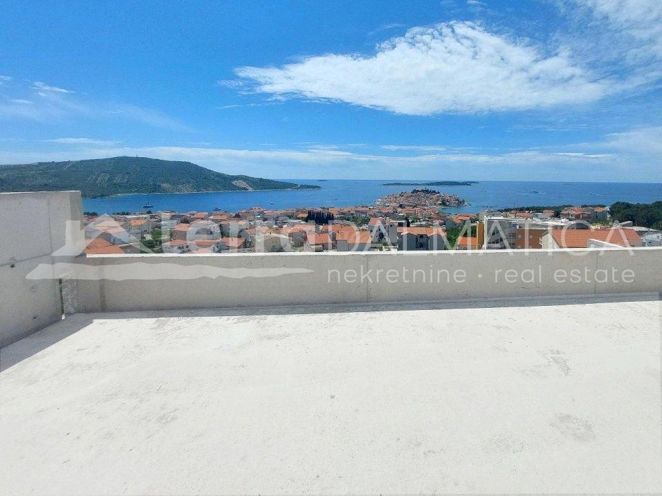 Primošten – centar, penthouse u novogradnji – najbolje od najboljeg!
